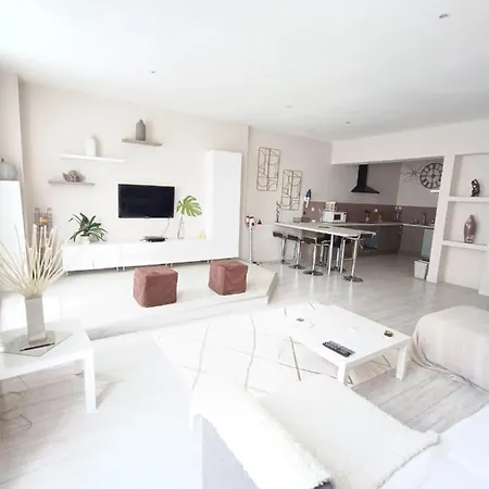 Proche Centre Apartment